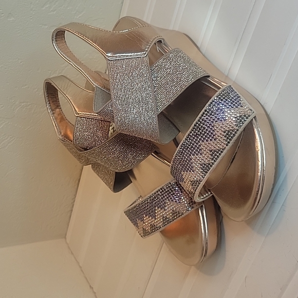 Kenneth Cole reaction wedge sandals - Picture 1 of 6